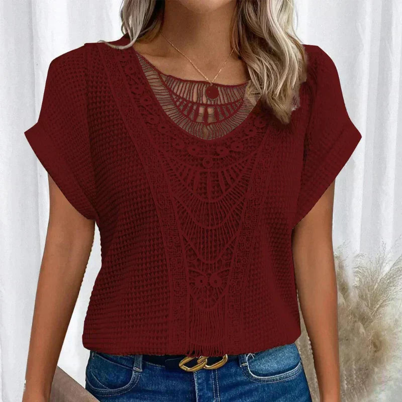 Calira® | Vintage Hæklet Accent T-shirt