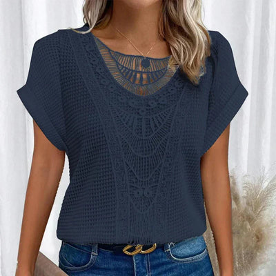 Calira® | Vintage Hæklet Accent T-shirt
