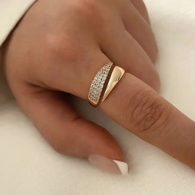 Seraphine Alure™ | Gilded Radiance Ring with Dazzling Stones